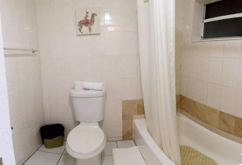 اتاق استاندارد با تخت بزرگ, Gables Inn