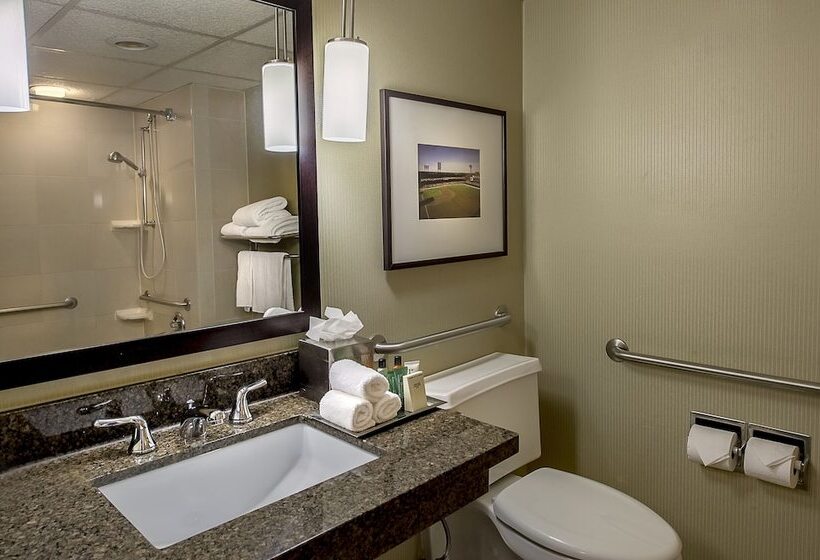 Standard Room Adapted for people with reduced mobility, Hilton St. Louis At The Ballpark