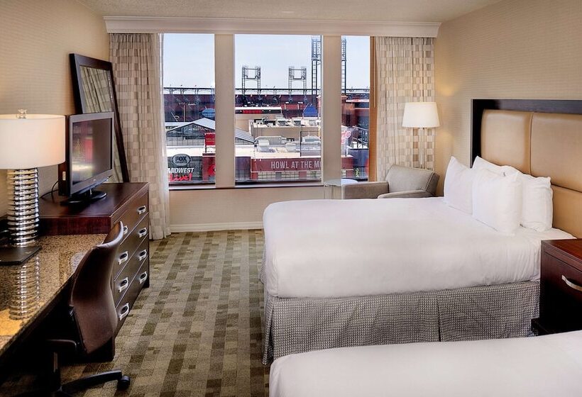 Standard Room with Views, Hilton St. Louis At The Ballpark