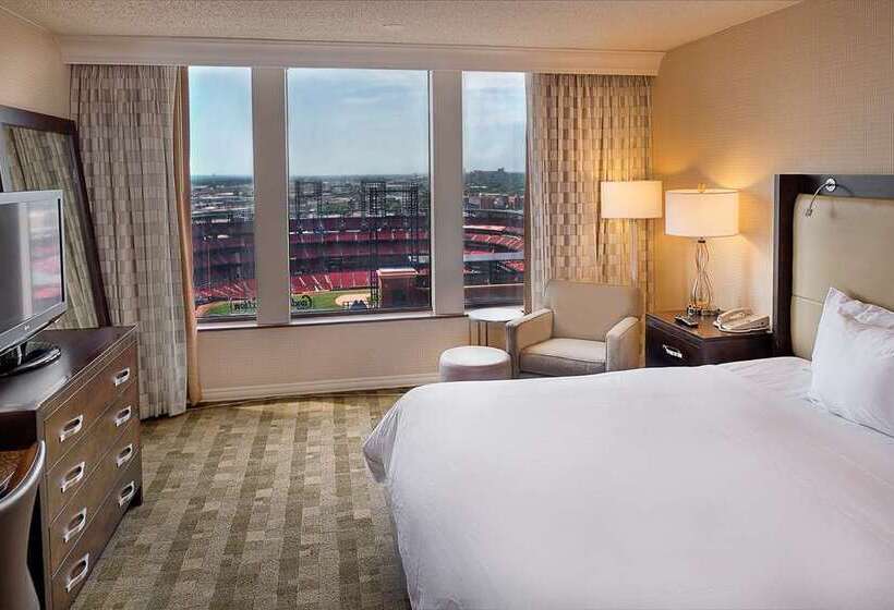اتاق پرمیوم, Hilton St. Louis At The Ballpark