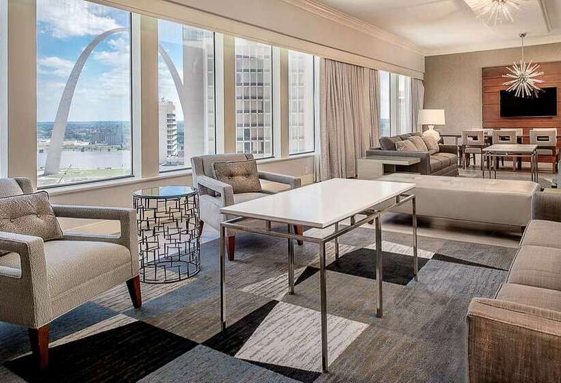 سوئیت با تخت بزرگ, Hilton St. Louis At The Ballpark