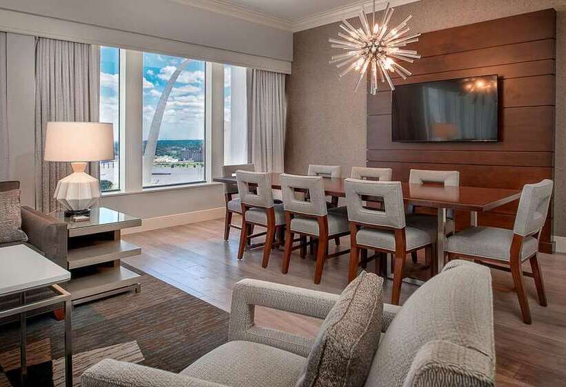 سوئیت با تخت بزرگ, Hilton St. Louis At The Ballpark