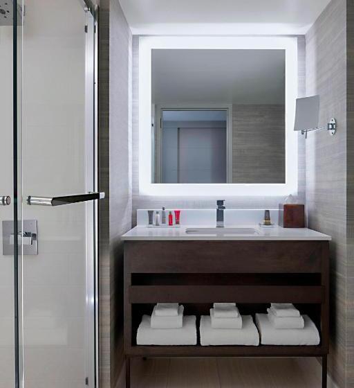 اتاق استاندارد با تخت بزرگ, Indianapolis Marriott Downtown