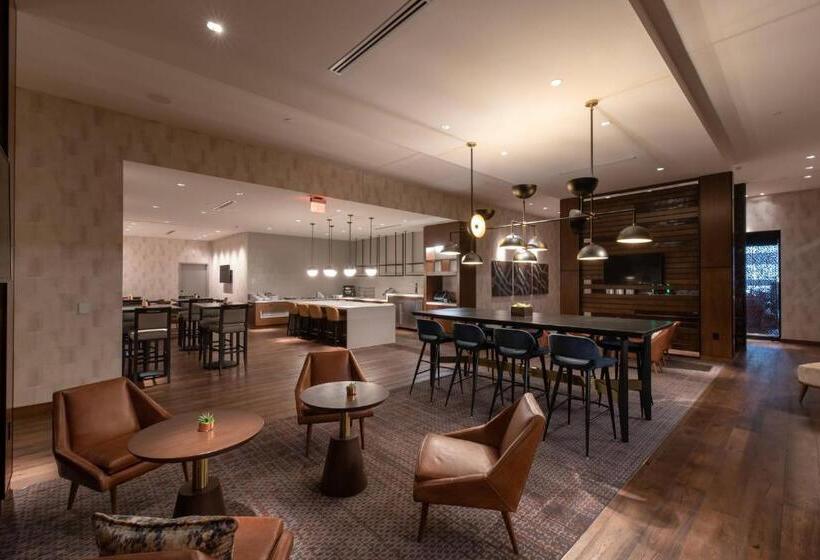 اتاق اجرایی با تخت بزرگ, Indianapolis Marriott Downtown