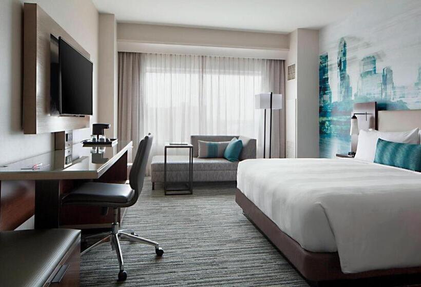 اتاق اجرایی با تخت بزرگ, Indianapolis Marriott Downtown