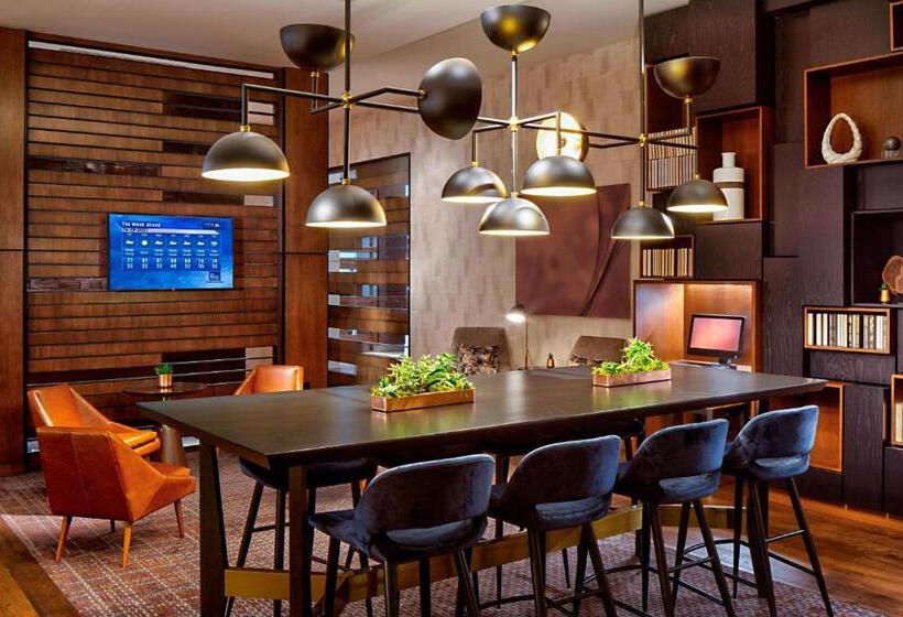 اتاق اجرایی, Indianapolis Marriott Downtown