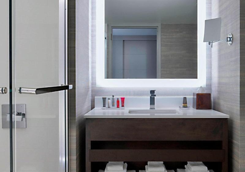 اتاق استاندارد با تخت بزرگ, Indianapolis Marriott Downtown