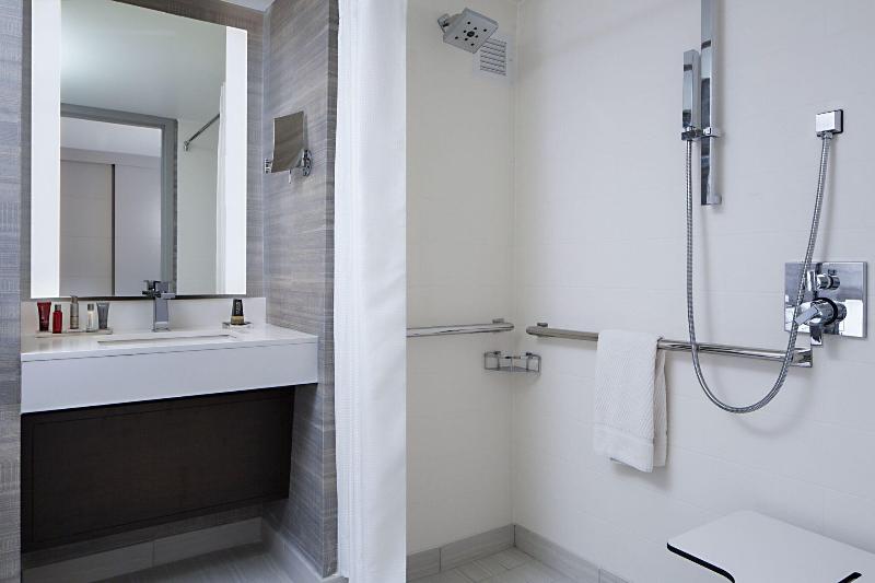 اتاق استاندارد با تخت بزرگ, Indianapolis Marriott Downtown