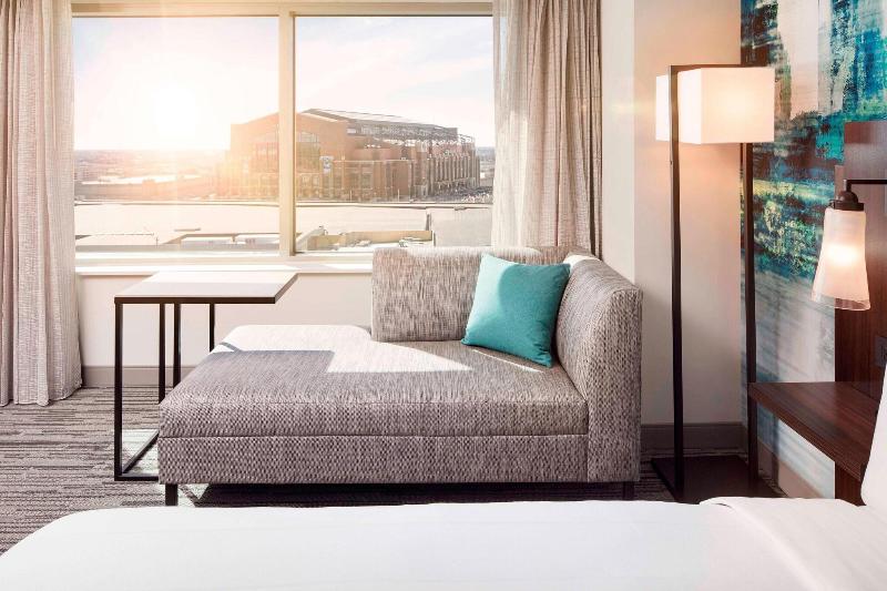 اتاق استاندارد با تخت بزرگ, Indianapolis Marriott Downtown