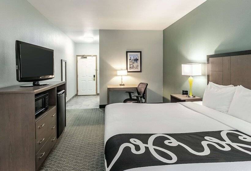 اتاق استاندارد با تخت دوبل برای معلولان, La Quinta Inn & Suites By Wyndham Newport