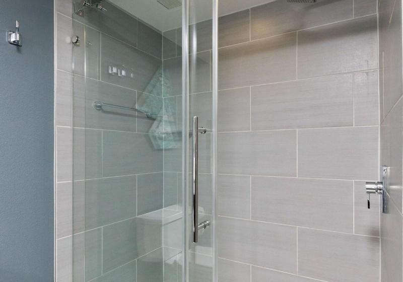 اتاق استاندارد با تخت بزرگ, Marriott Anchorage Downtown