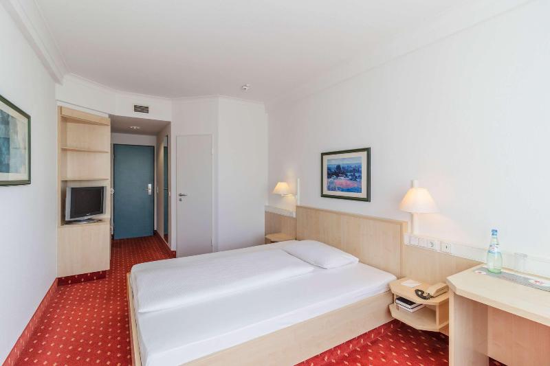 اتاق استاندارد با تخت بزرگ, Marriott Savannah Riverfront