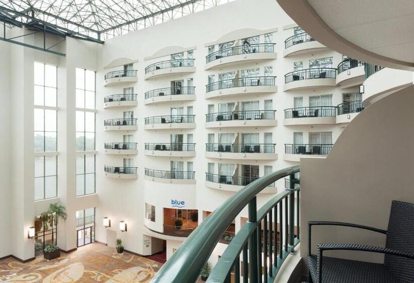 اتاق استاندارد با تخت بزرگ, Marriott Savannah Riverfront