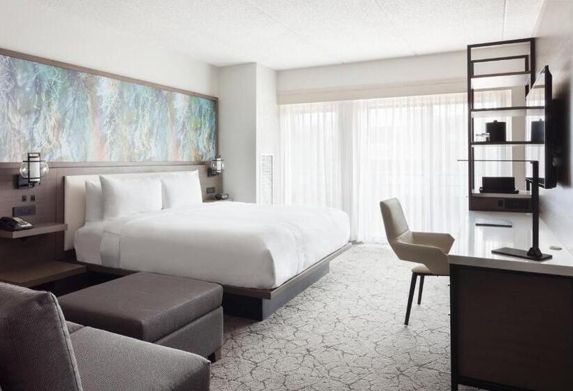 اتاق استاندارد با تخت بزرگ, Marriott Savannah Riverfront