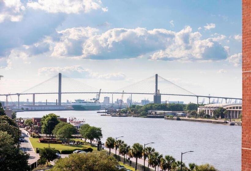 اتاق استاندارد با چشم‌انداز رودخانه, Marriott Savannah Riverfront