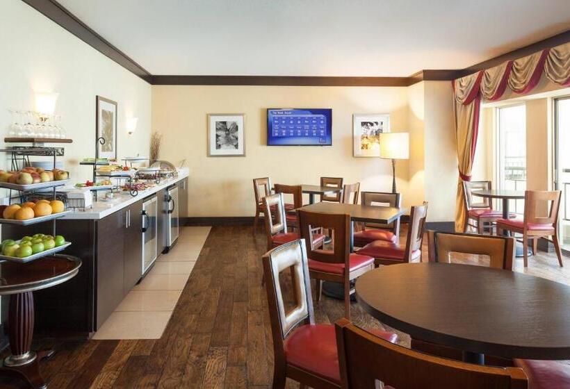 اتاق استاندارد با تخت دوبل, Marriott Savannah Riverfront