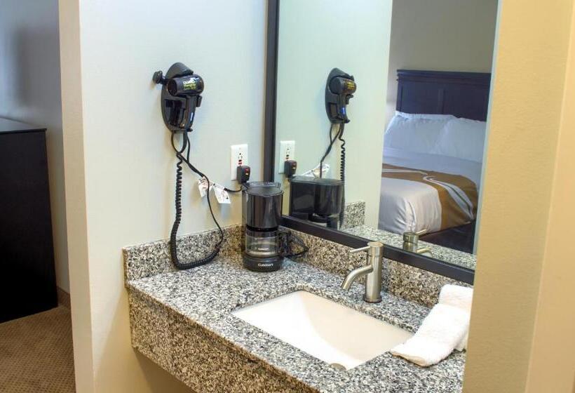 اتاق استاندارد, Quality Inn