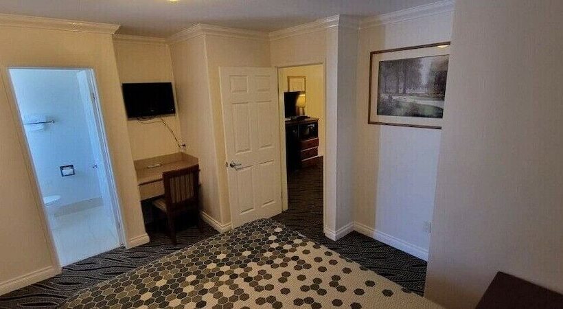 سوییت جونیور, Redondo Inn And Suites