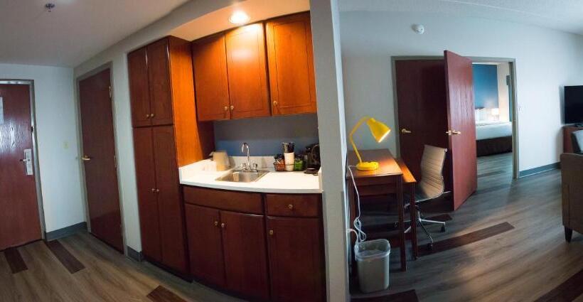 سوئیت با تخت بزرگ, Best Western Louisville Airport Expo