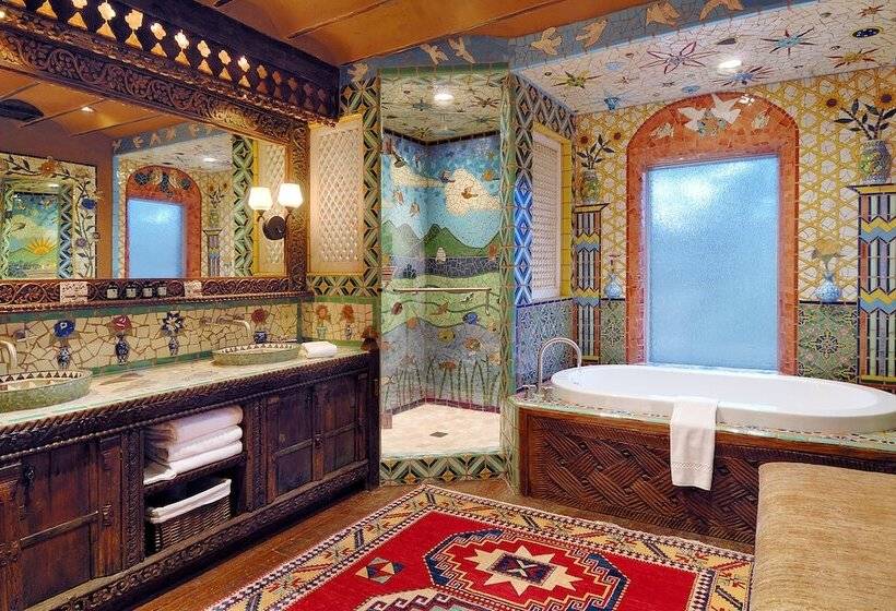 سوئیت پریمیوم, The Inn Of The Five Graces