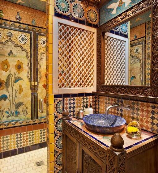 اتاق لوکس با تخت بزرگ, The Inn Of The Five Graces