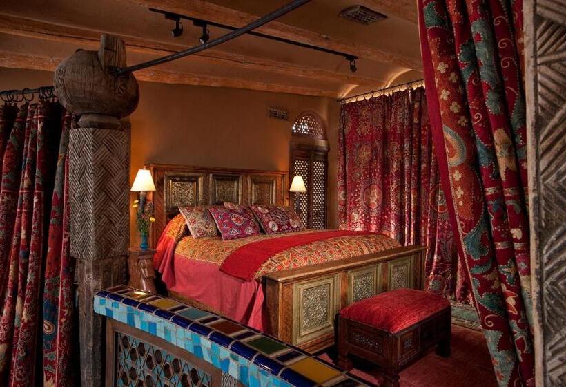 ویلای 3 خوابه, The Inn Of The Five Graces