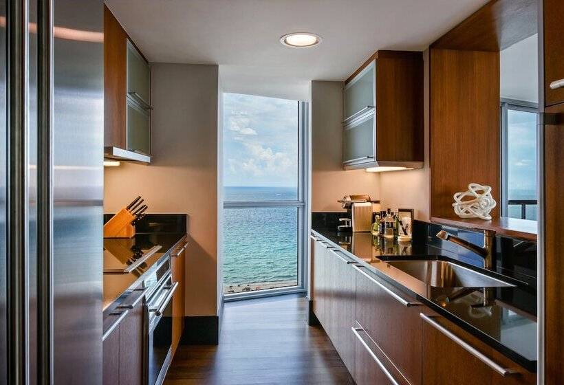 سوییت با چشم‌انداز دریا, The Setai, Miami Beach