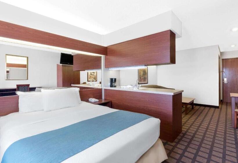 Suite Adapted for people with reduced mobility, Microtel Inn & Suites By Wyndham Rapid City