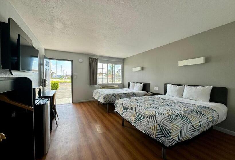 اتاق استاندارد برای معلولان, Motel 6 Delano, Ca