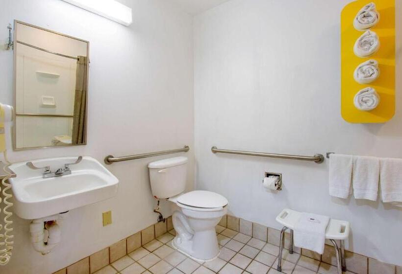 Standard Room Adapted for people with reduced mobility, Motel 6 El Paso  Southeast