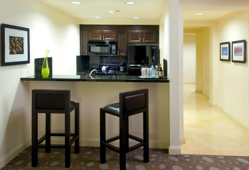 سوییت با چشم‌انداز دریا, The Atlantic Hotel & Spa