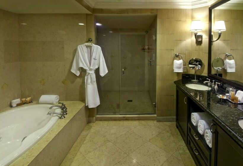 سوییت خانوادگی, The Atlantic Hotel & Spa