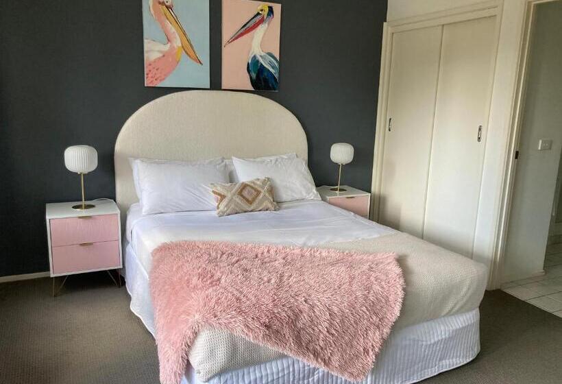 اتاق استاندارد با تخت دو نفره بزرگ, Apartments At Glen Isla