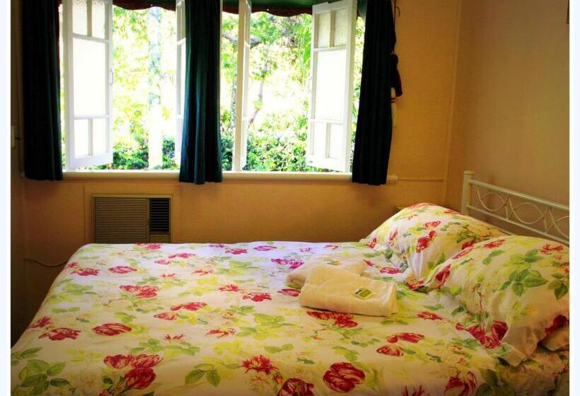 اتاق اکونومی, Coral Lodge Bed And Breakfast Inn
