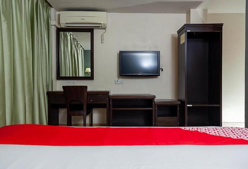 اتاق لوکس با تخت بزرگ, Oyo 90055 Mansion Inn