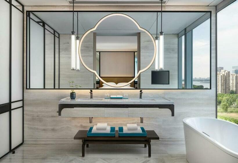 Suite with lake view, Park Hyatt Suzhou