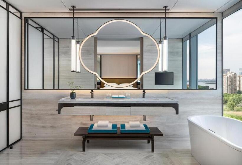 اتاق استاندارد با تخت بزرگ, Park Hyatt Suzhou