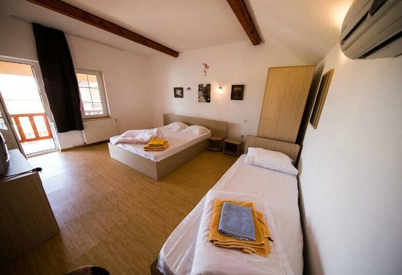 اتاق استاندارد سه نفره, Vila Alga
