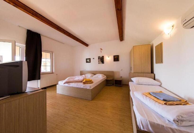 اتاق استاندارد سه نفره, Vila Alga