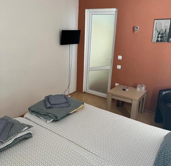 اتاق اکونومی, Vila Alga