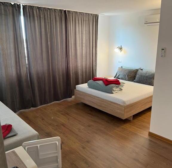 اتاق استاندارد سه نفره, Vila Alga