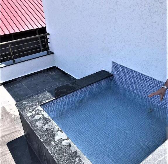 آپارتمان 1 خوابه با تراس, Aparthotel Family