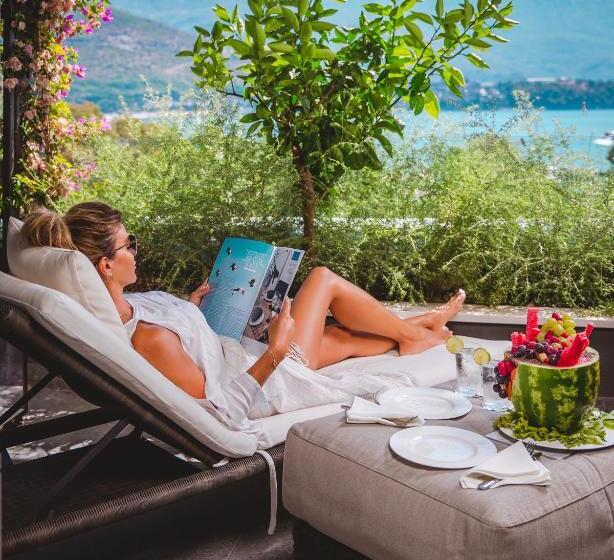 سوئیت اجرایی با چشم‌انداز دریا, Boutique Hotel Vissi D Arte