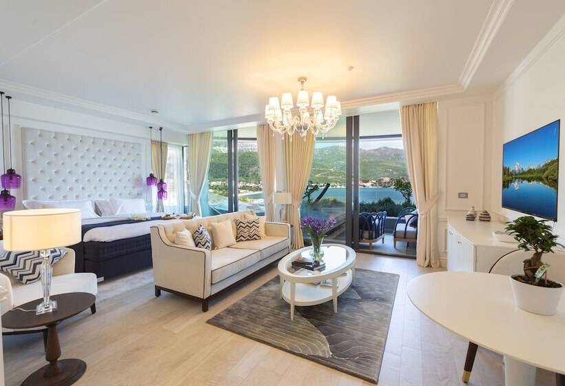 سوئیت اجرایی با چشم‌انداز دریا, Boutique Hotel Vissi D Arte