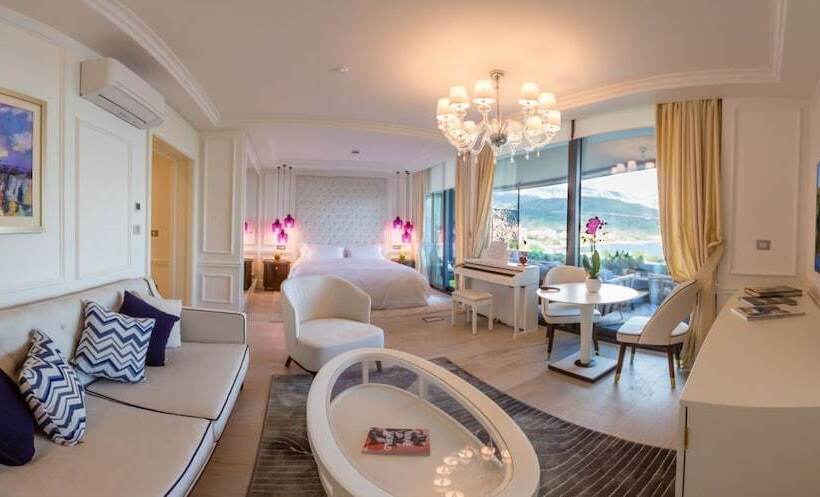 سوئیت پرزیدنت, Boutique Hotel Vissi D Arte