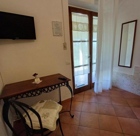 اتاق استاندارد سه نفره, Agriturismo Bio Pian Dei Casali