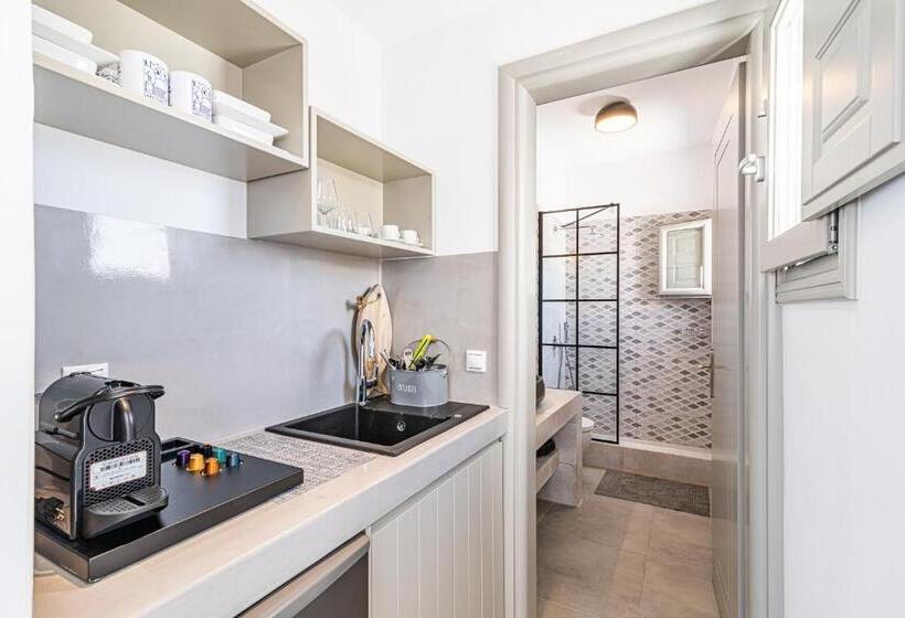 سوئیت دولوکس با چشم‌انداز, Caldera Stories Private Suites