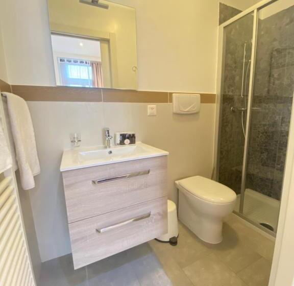 استودیو استاندارد با چشم‌انداز, B&b Guest House Du Lac