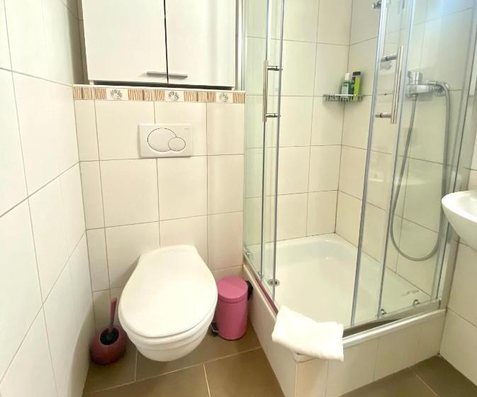 استودیوی استاندارد, B&b Guest House Du Lac