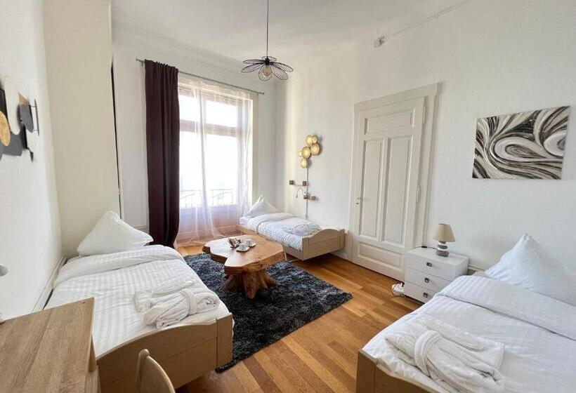 اتاق خانوادگی, B&b Guest House Du Lac